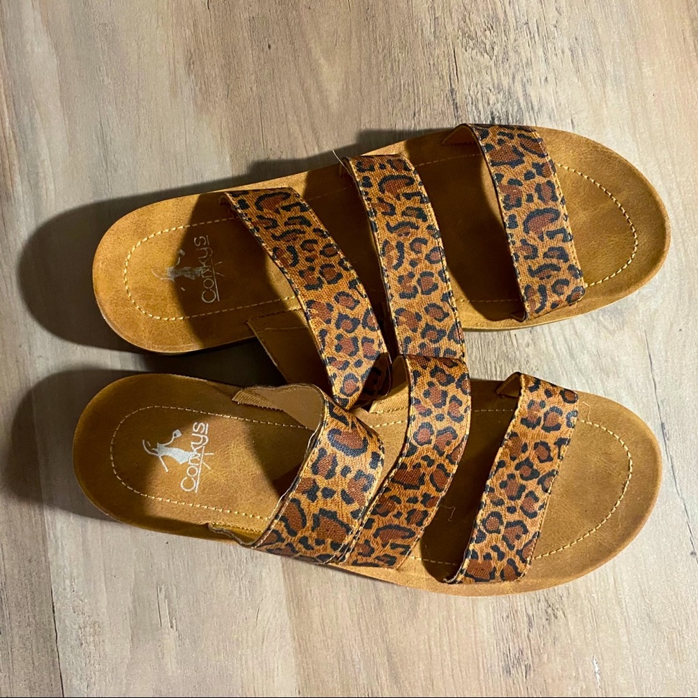leopard sandals!!